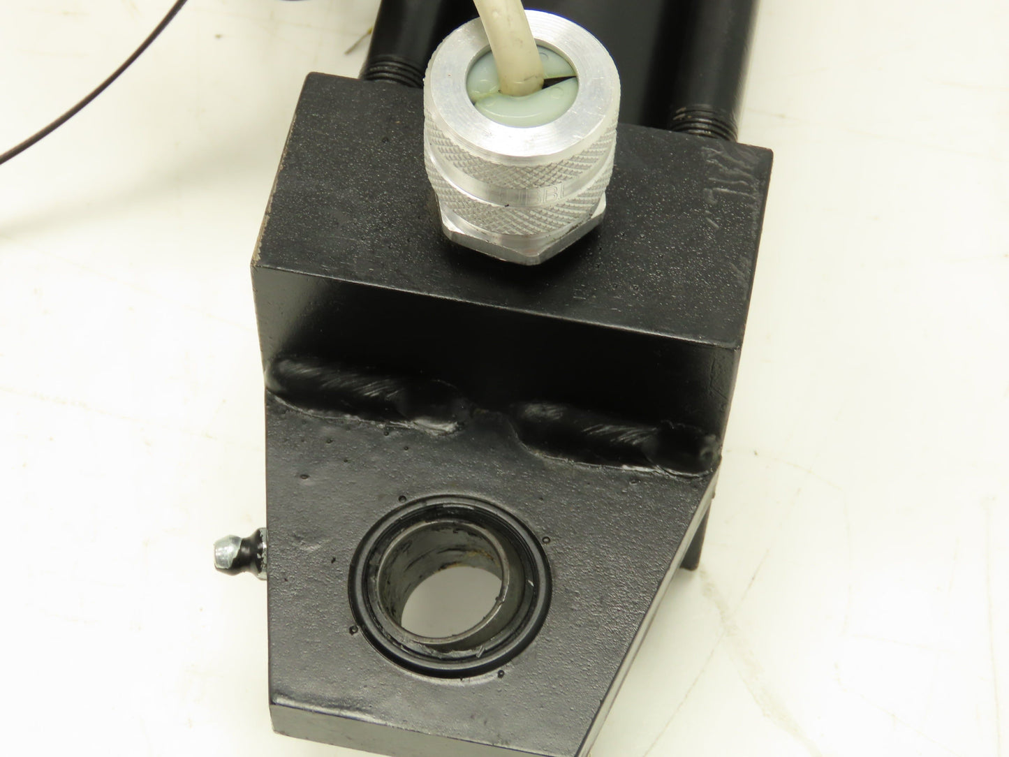 Parker Series 2HX Electrohydraulic Cylinder Actuator 2"Bore 21.5" Stroke 2200PSI