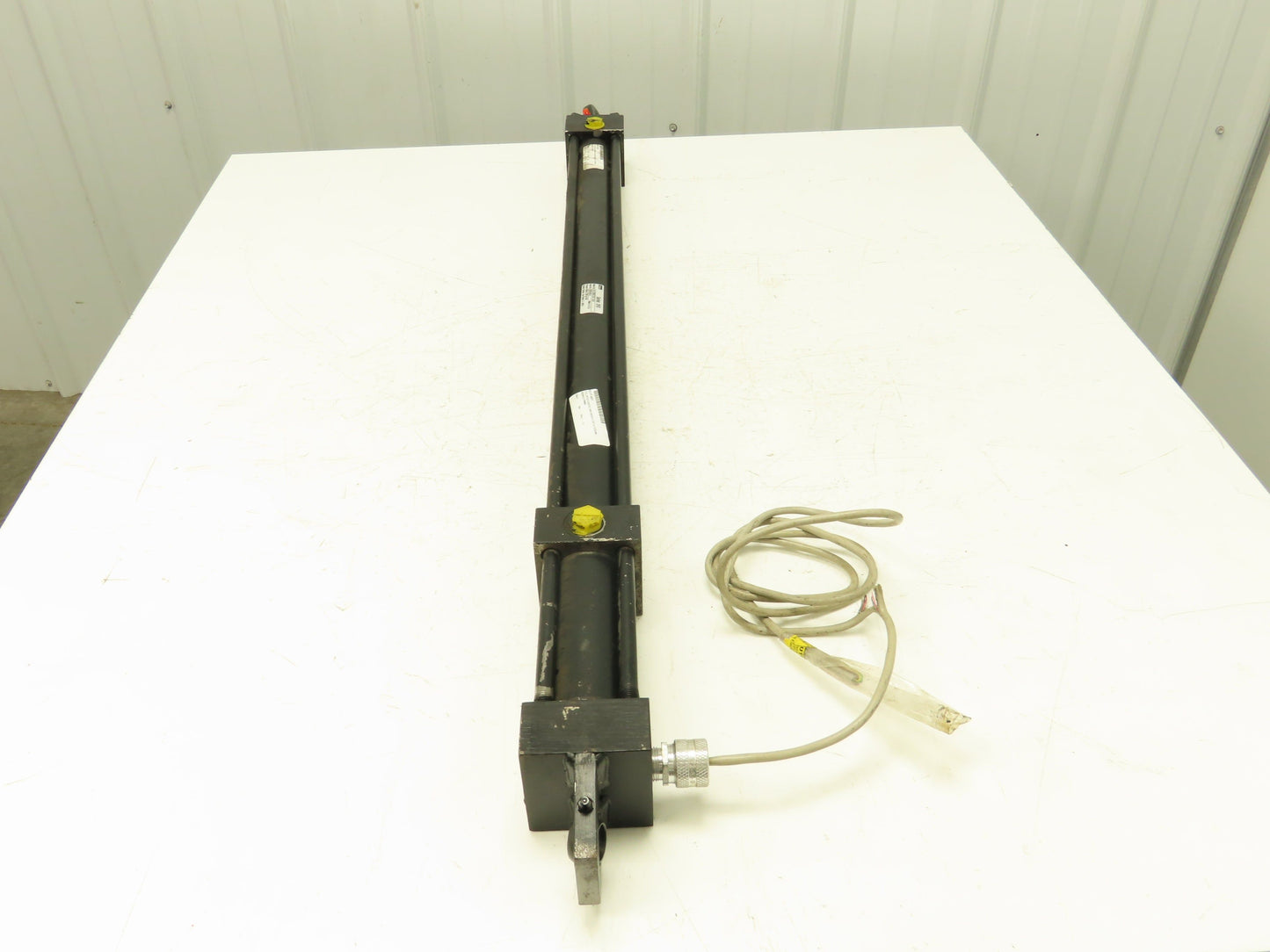 Parker Series 2HX Electrohydraulic Cylinder Actuator 2" Bore 28" Stroke 2200PSI