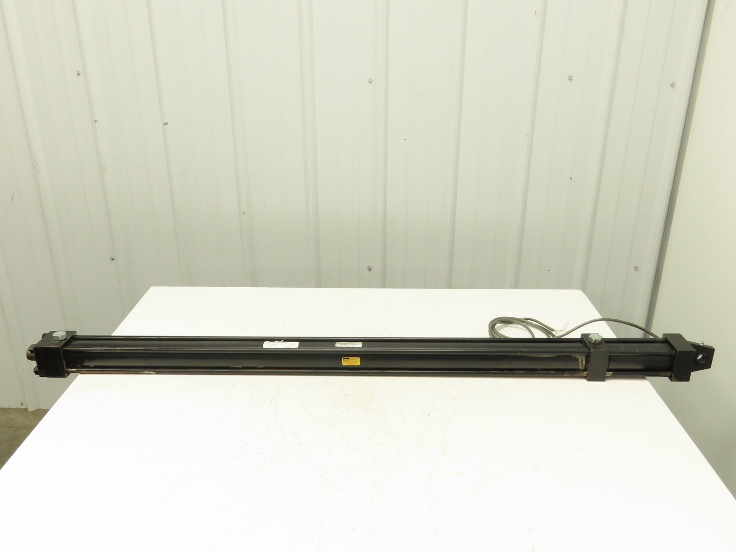 Parker Series 2HX Electrohydraulic Cylinder Actuator 2" Bore 43" Stroke 2200 PSI