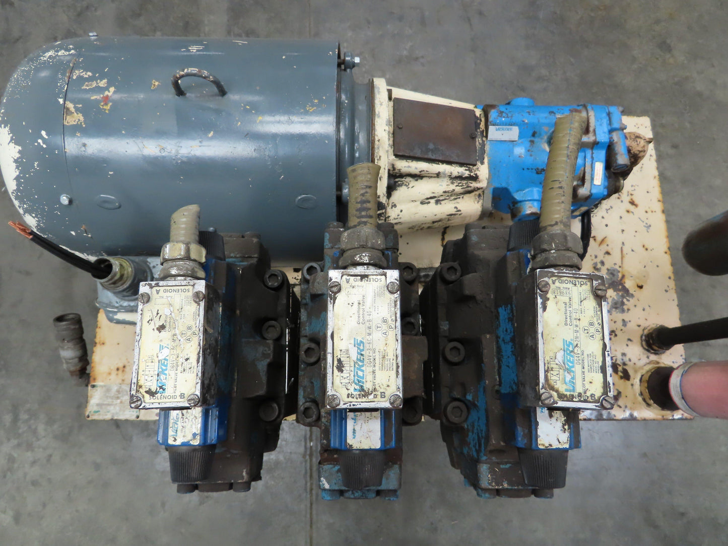 Vickers PVB29LS20C11 Hydraulic Piston Power Unit 29 GPM 2000 PSI Stack Valves