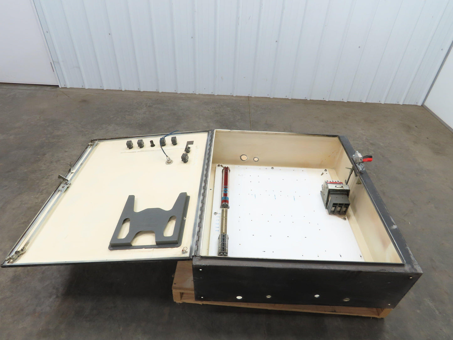 Hoffman A-42SA3812LP Electric Enclosure 42x38x12" 30A Disconnect Wall Mount