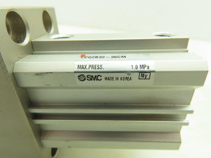 SMC CDQ2B32-30DM Pneumatic Compact Air Cylinder 32mm Bore 30mm Stroke