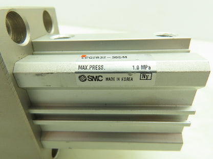 SMC CDQ2B32-30DM Pneumatic Compact Air Cylinder 32mm Bore 30mm Stroke