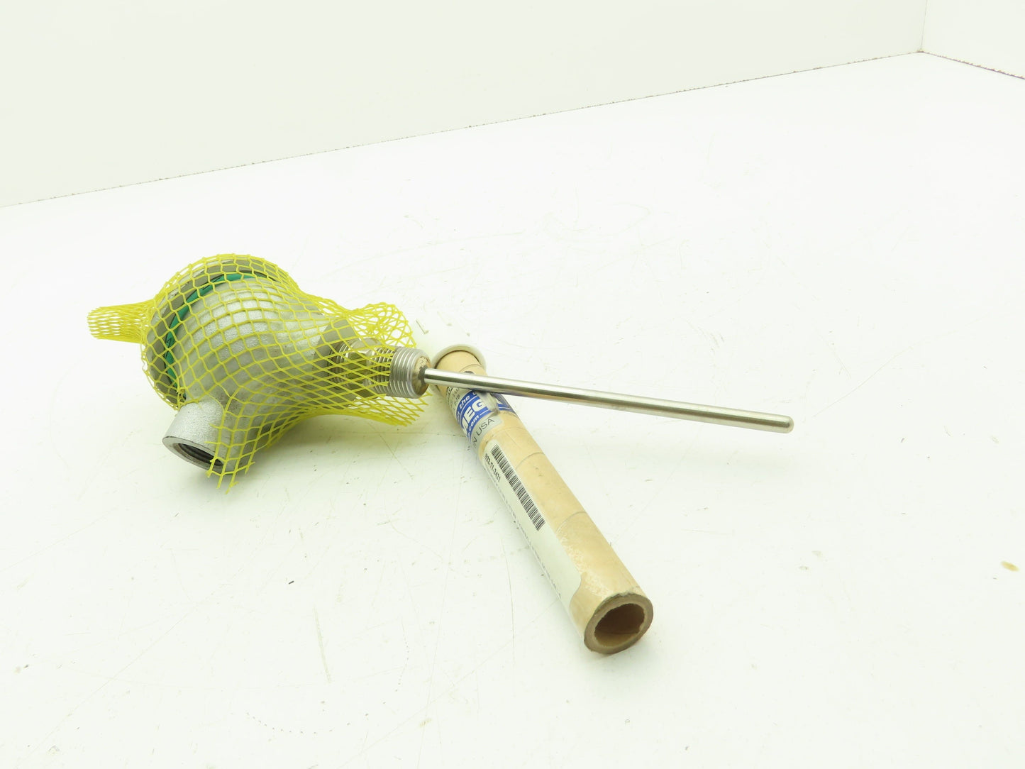 Omega NB1-ICSS-14U-6 Industrial Thermocouple 6" Probe 1/2" NPT Protection Head