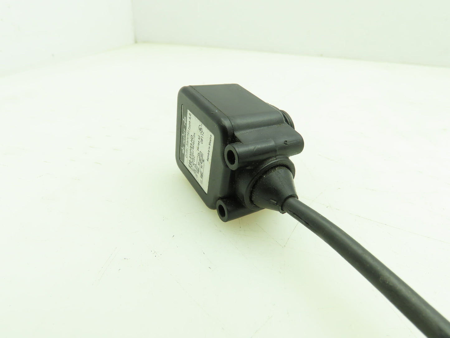 Eaton Cutler-Hammer E65-SMPR3-HD Photoelectric Sensor Polarized Reflective
