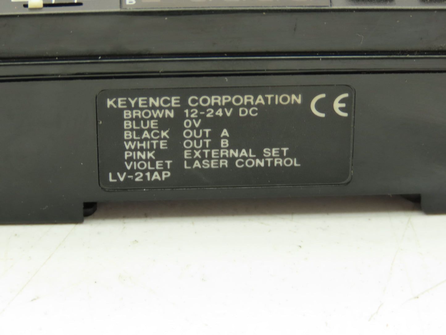 Keyence LV-21AP Digital Laser Sensor Amplifier Main Unit PNP  Lot of 2