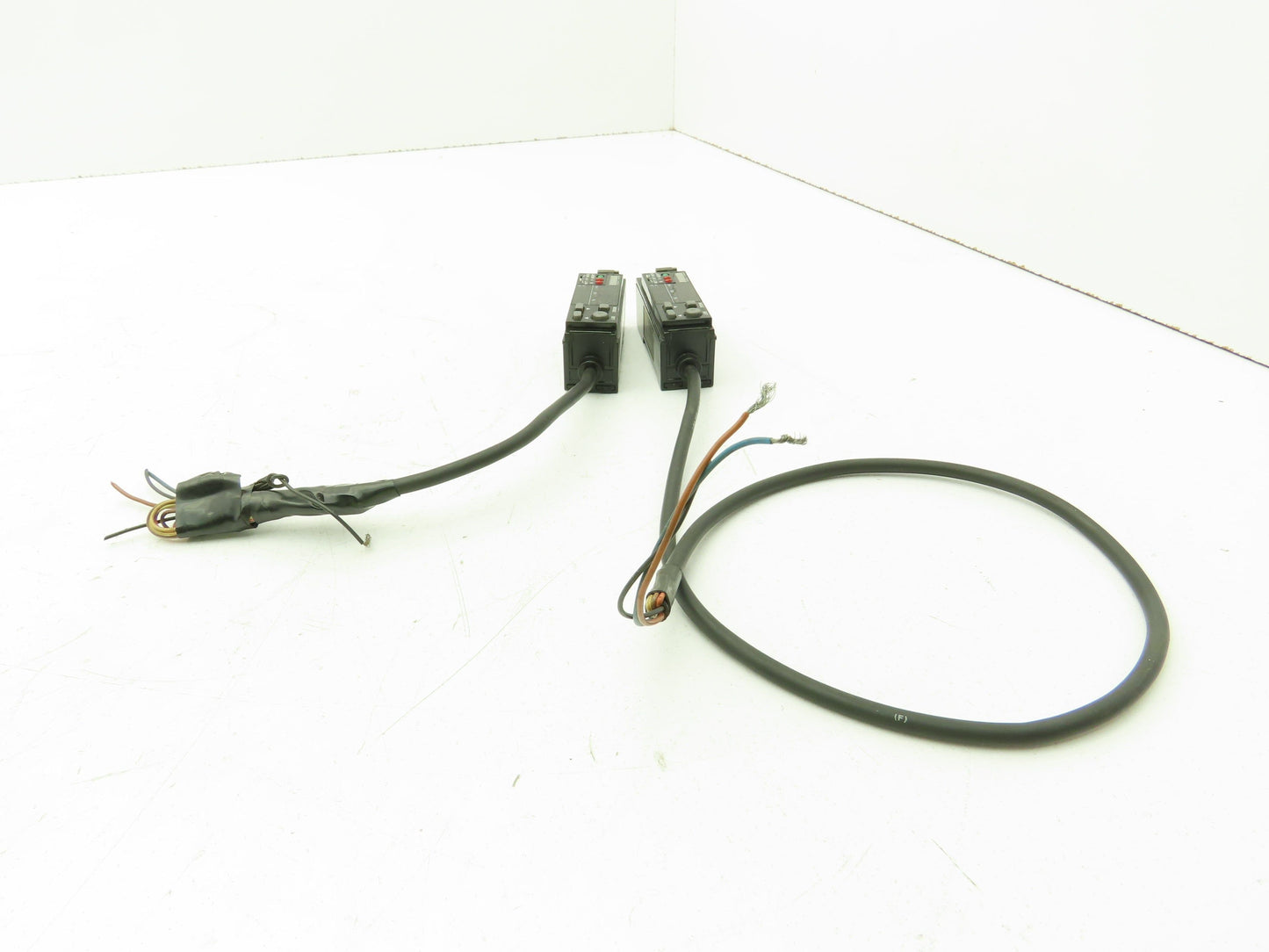 Keyence LV-21AP Digital Laser Sensor Amplifier Main Unit PNP  Lot of 2