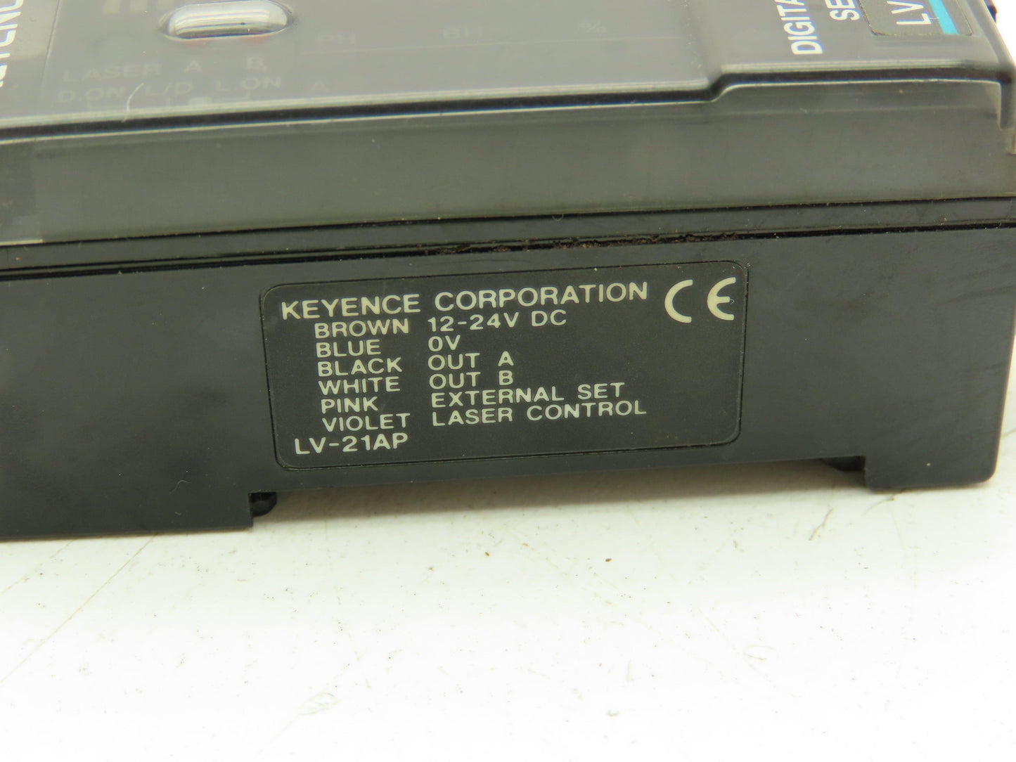 Keyence LV-21AP Digital Laser Sensor Amplifier Main Unit PNP  Lot of 2