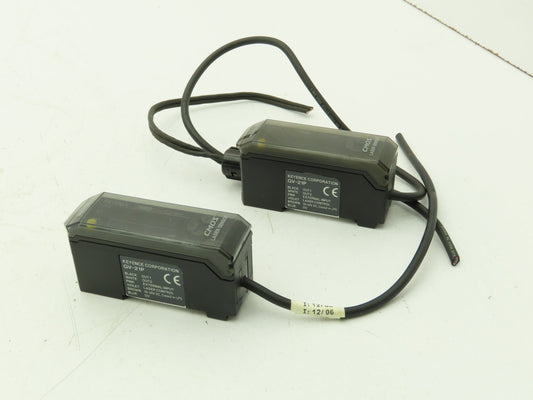 Keyence GV-21P Digital CMOS Laser Sensor Amplifier Main Unit PNP  Lot of 2