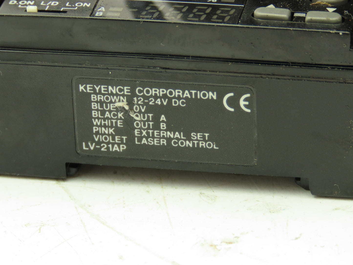 Keyence LV-21AP Laser Sensor Amplifier with LV-H32 Reflective Head