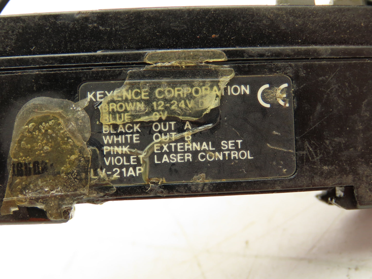 Keyence LV-21AP Laser Sensor Amplifier with LV-H32 Reflective Head