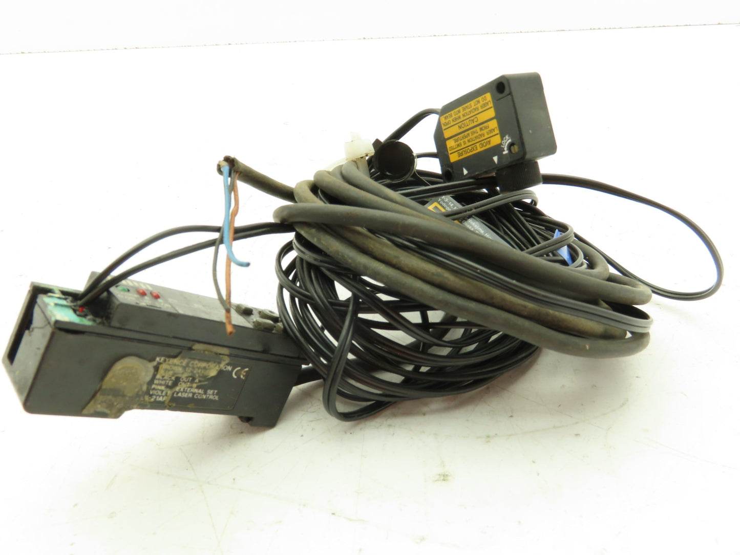 Keyence LV-21AP Laser Sensor Amplifier with LV-H32 Reflective Head