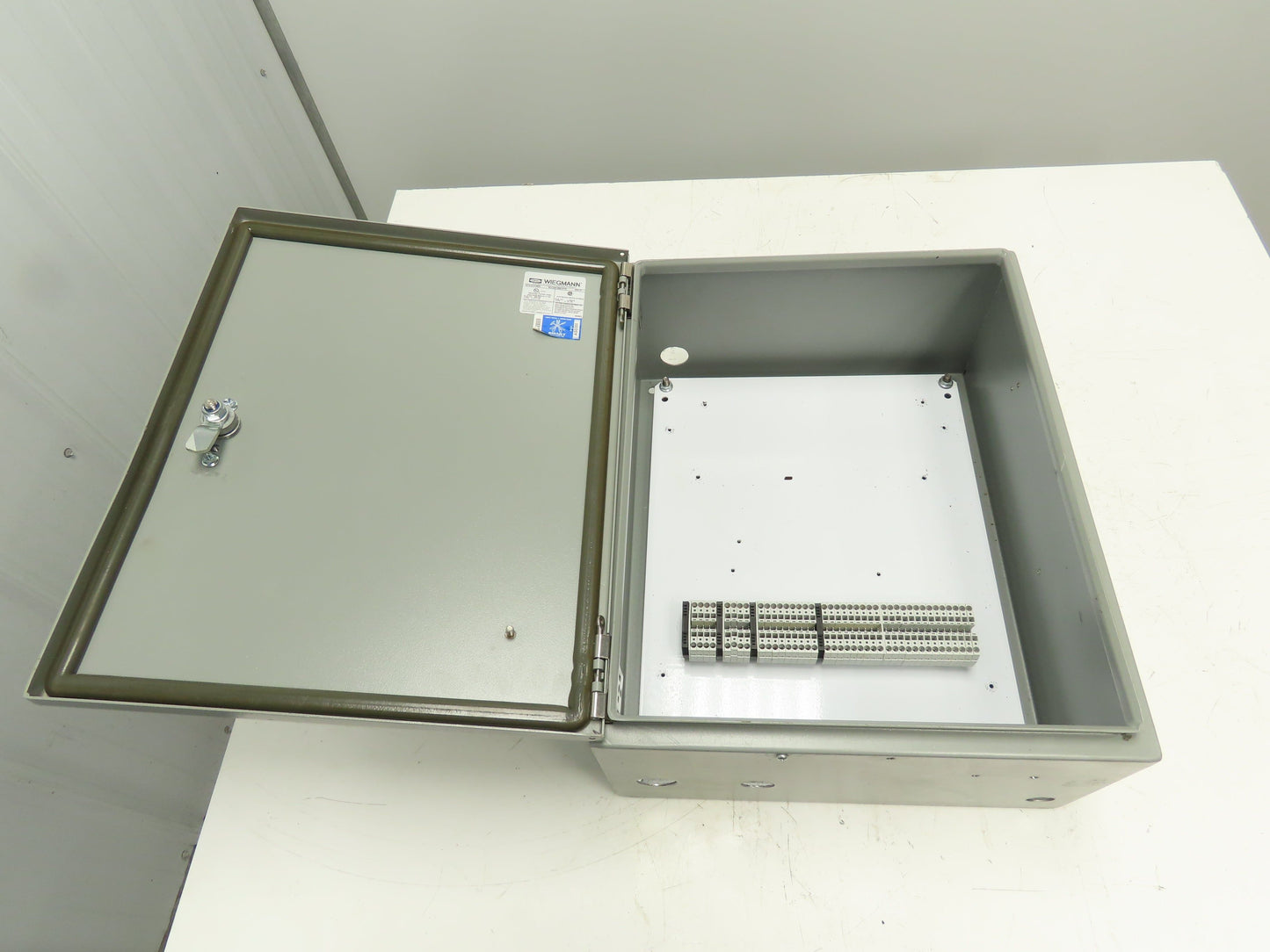 Wiegmann N4122016081PTC Electrical Enclosure 20x16x8" Locking Latch Wall Mount
