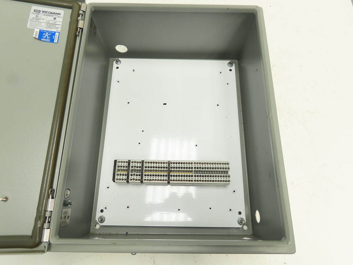 Wiegmann N4122016081PTC Electrical Enclosure 20x16x8" Locking Latch Wall Mount