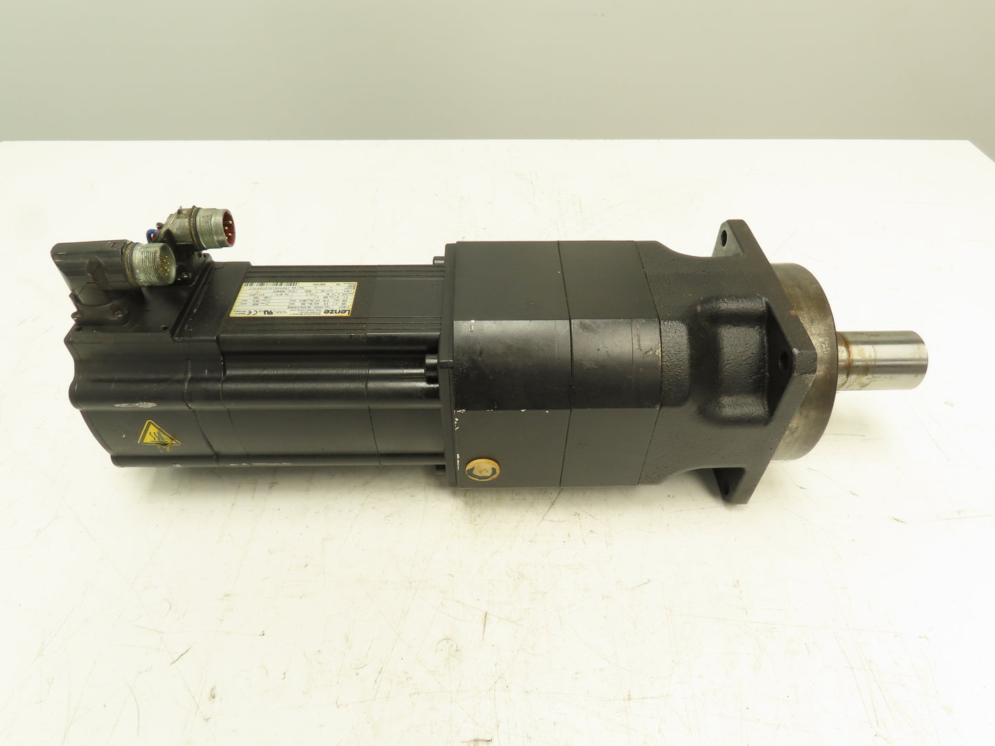 Lenze GPA03-2S Servo Motor Planetary Gear Motor 325V 2.8Kw 3.76Hp