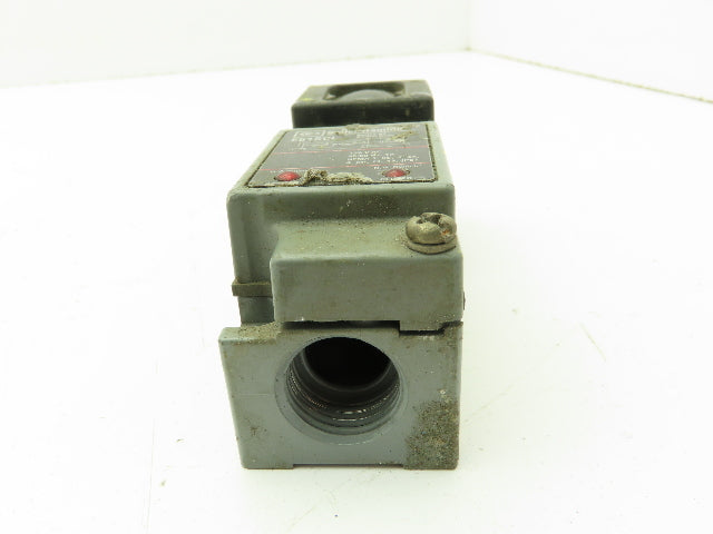 Cutler Hammer E51DP4 Photoelectric Head Diffuse Reflective Sensor 40" Range