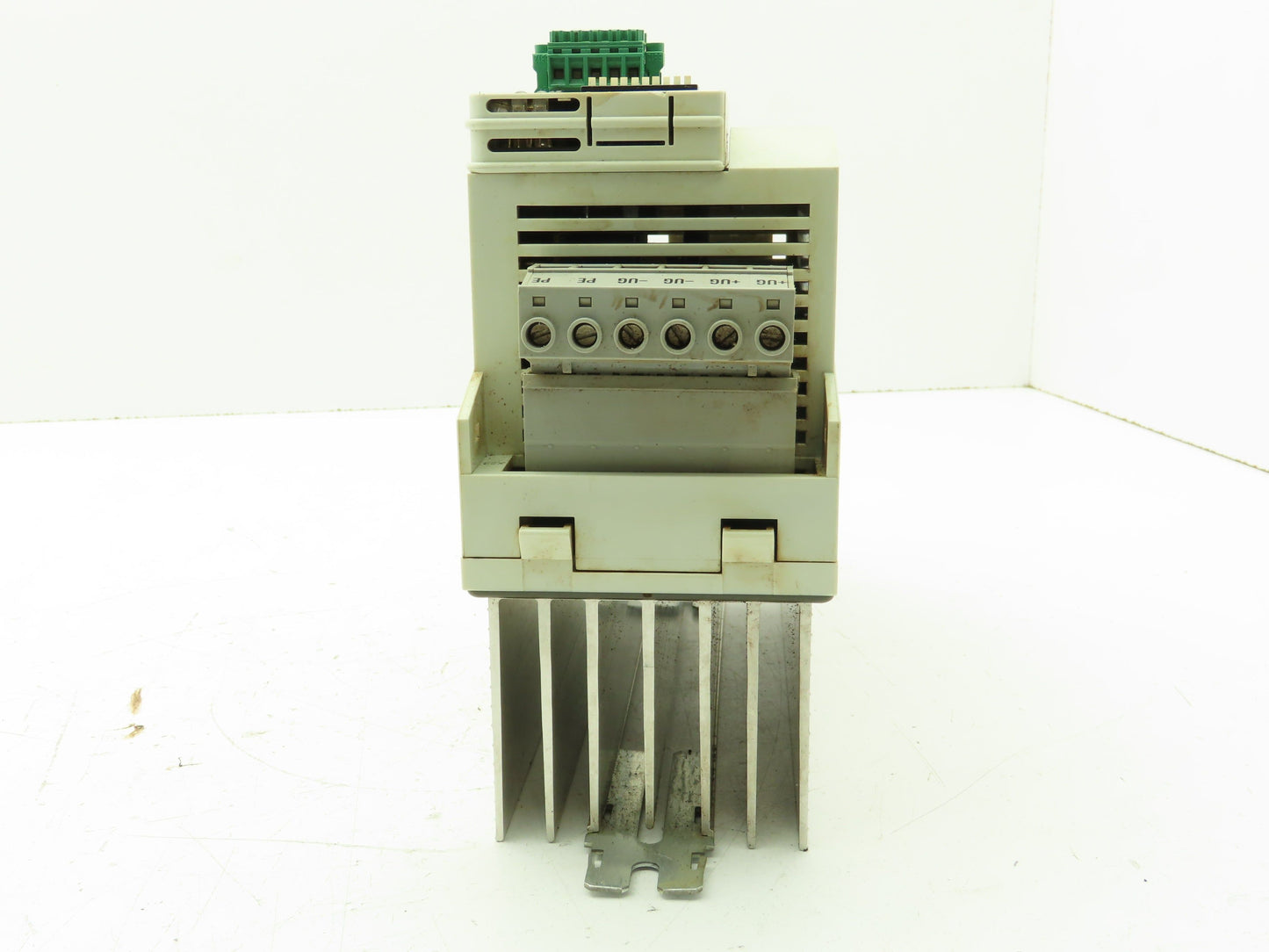 Lenze ECSEP004C4B ECS Servo Drive 4 Amp 3 Ph 480V DeviceNet 2175