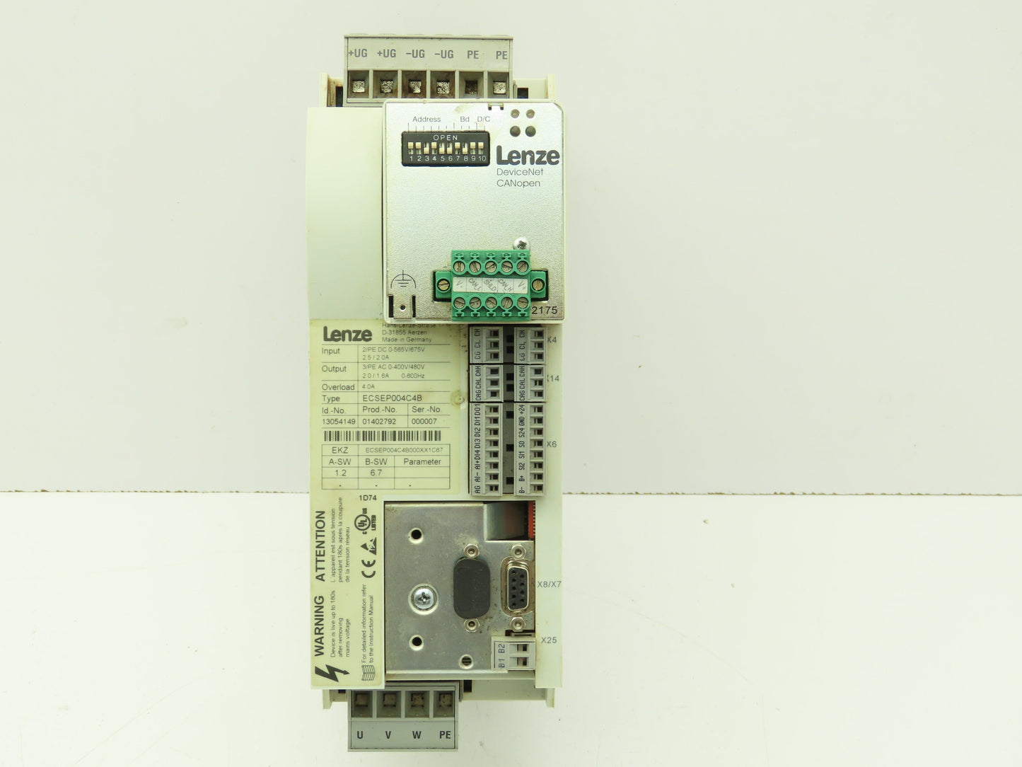 Lenze ECSEP004C4B ECS Servo Drive 4 Amp 3 Ph 480V DeviceNet 2175