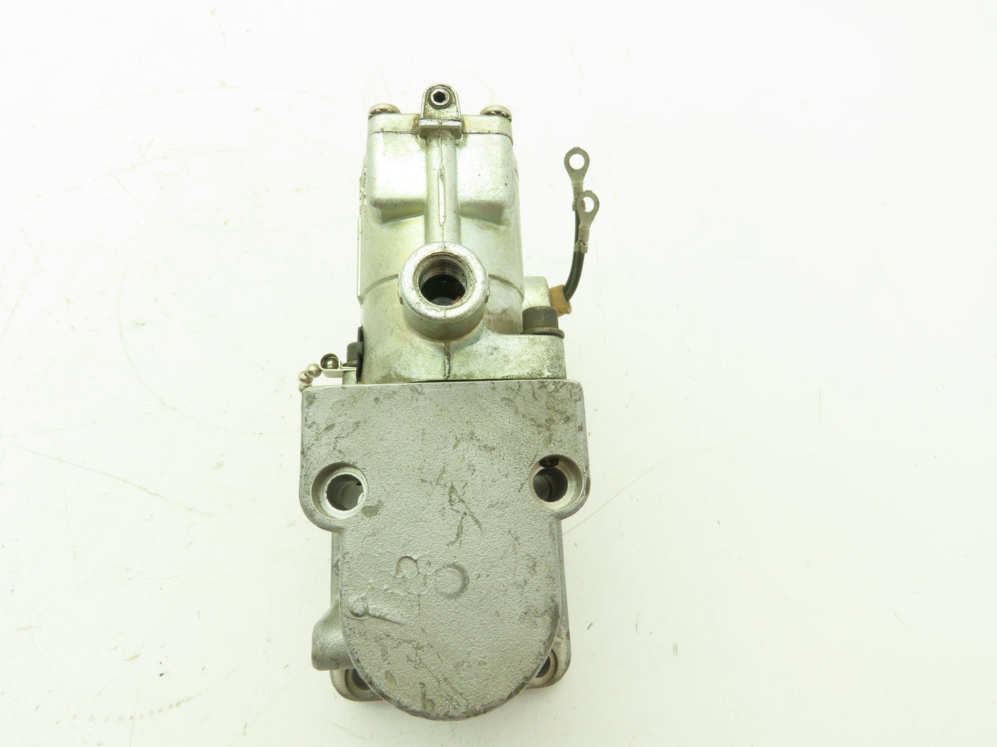 Parker KO65 Pilot Solenoid Valve 3 Way 120VDC Attached To A 3-1/2" Manifold