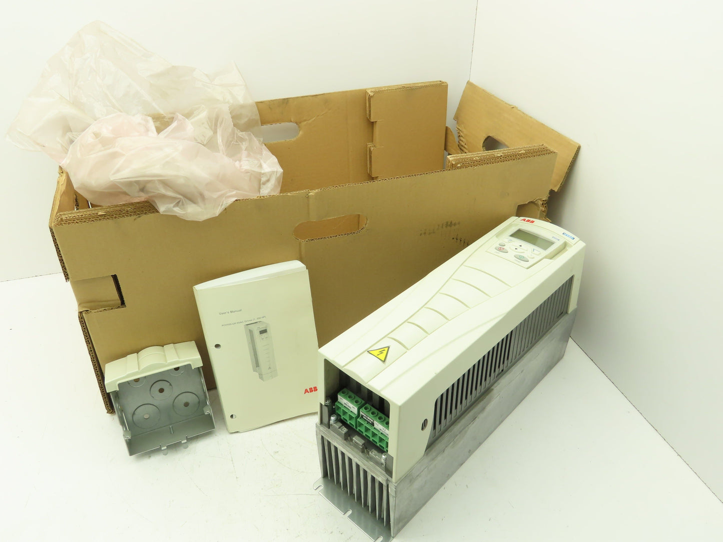 ABB ACH550-UH-015A-4 HVAC VFD Variable Speed Drive 10HP 3Ph 480V 15.4A