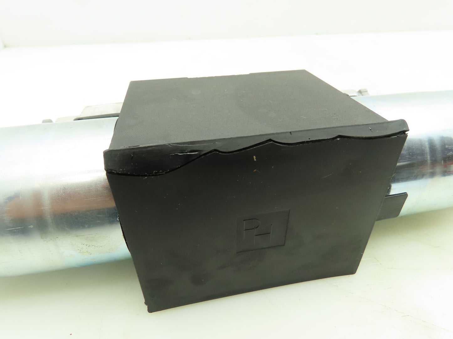 Parker D3DW1CNYPZ5 Hydraulic Directional Control Solenoid Valve 3-Pos 120V D05