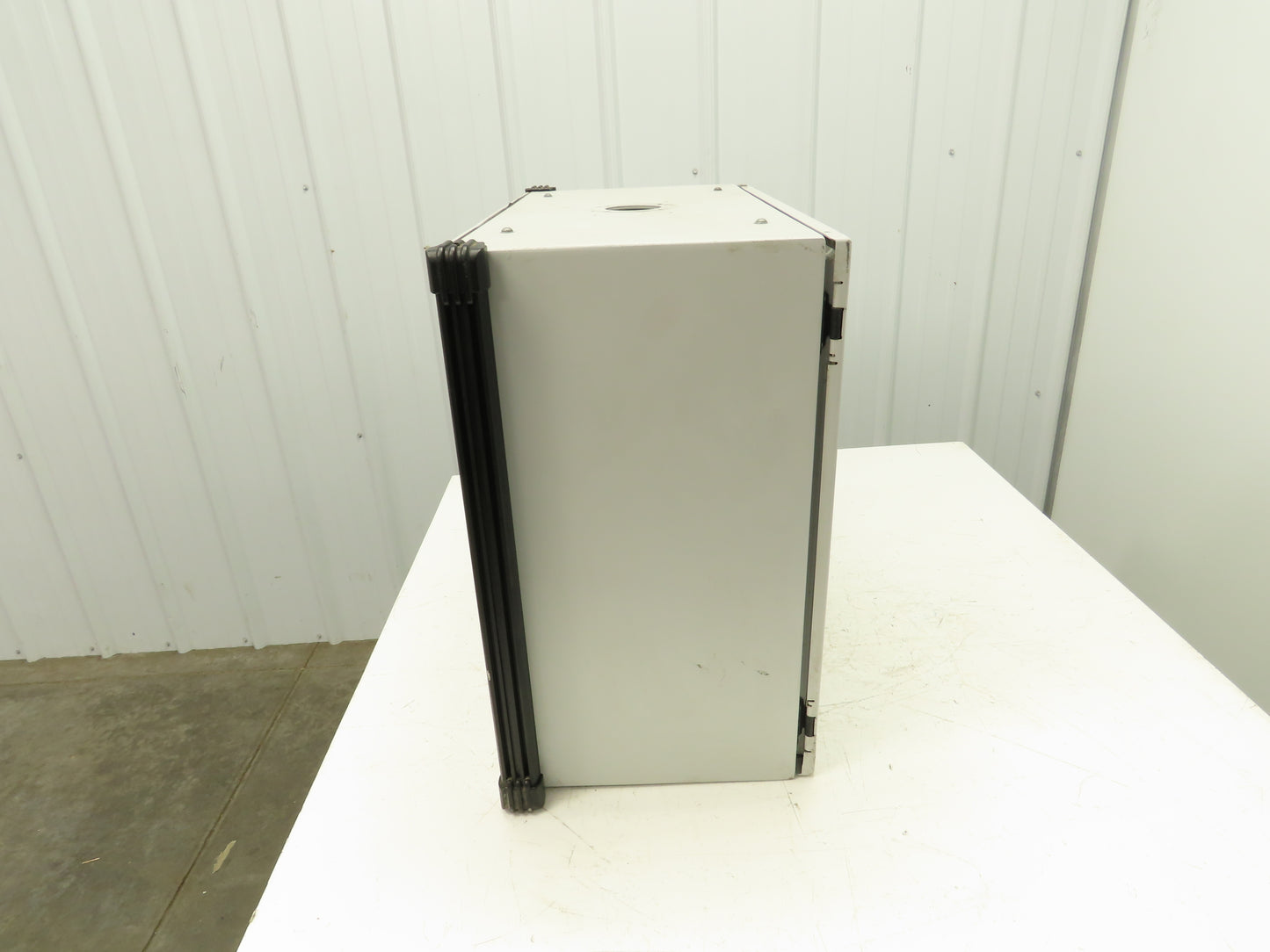 Hoffman CP556030 Concept Electrical Enclosure HMI Black Handle 550x600x300mm