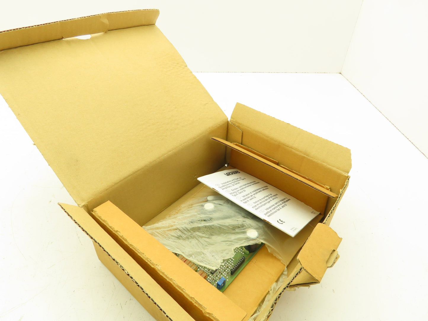 Vickers EEA-PAM-553-A-32 Eaton Proportional Valve Power Amplifier Card Module