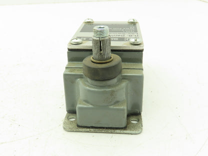 Square D L300WNS2M26 Limit Switch 600V 12A Type L 1/2" NPT Connection Type