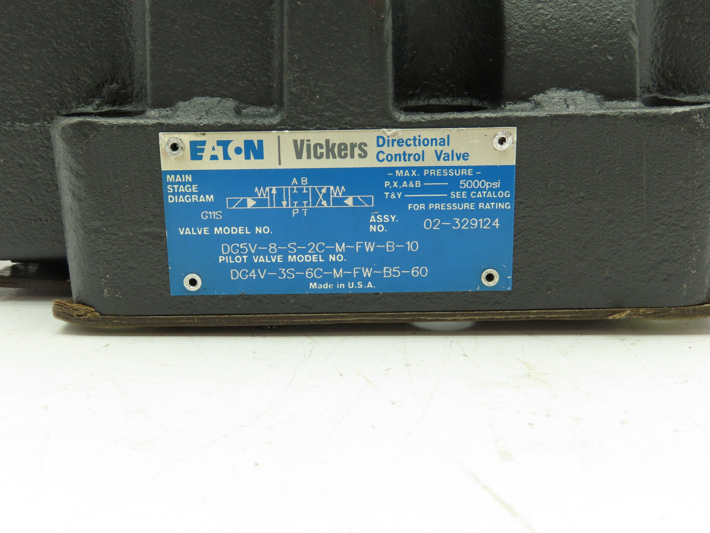 Vickers DG5V-8-S-2C-M-FW-B-10 Directional Control Solenoid Valve 120V DG4V-3S-6C