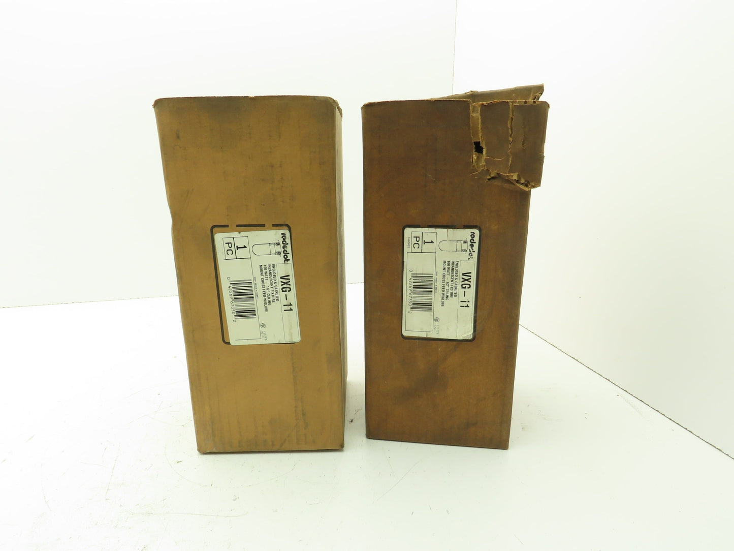 Red Dot VXG-11 Enclosed Light Fixture 100W Max 1/2" Ceiling Mount  Lot of 2