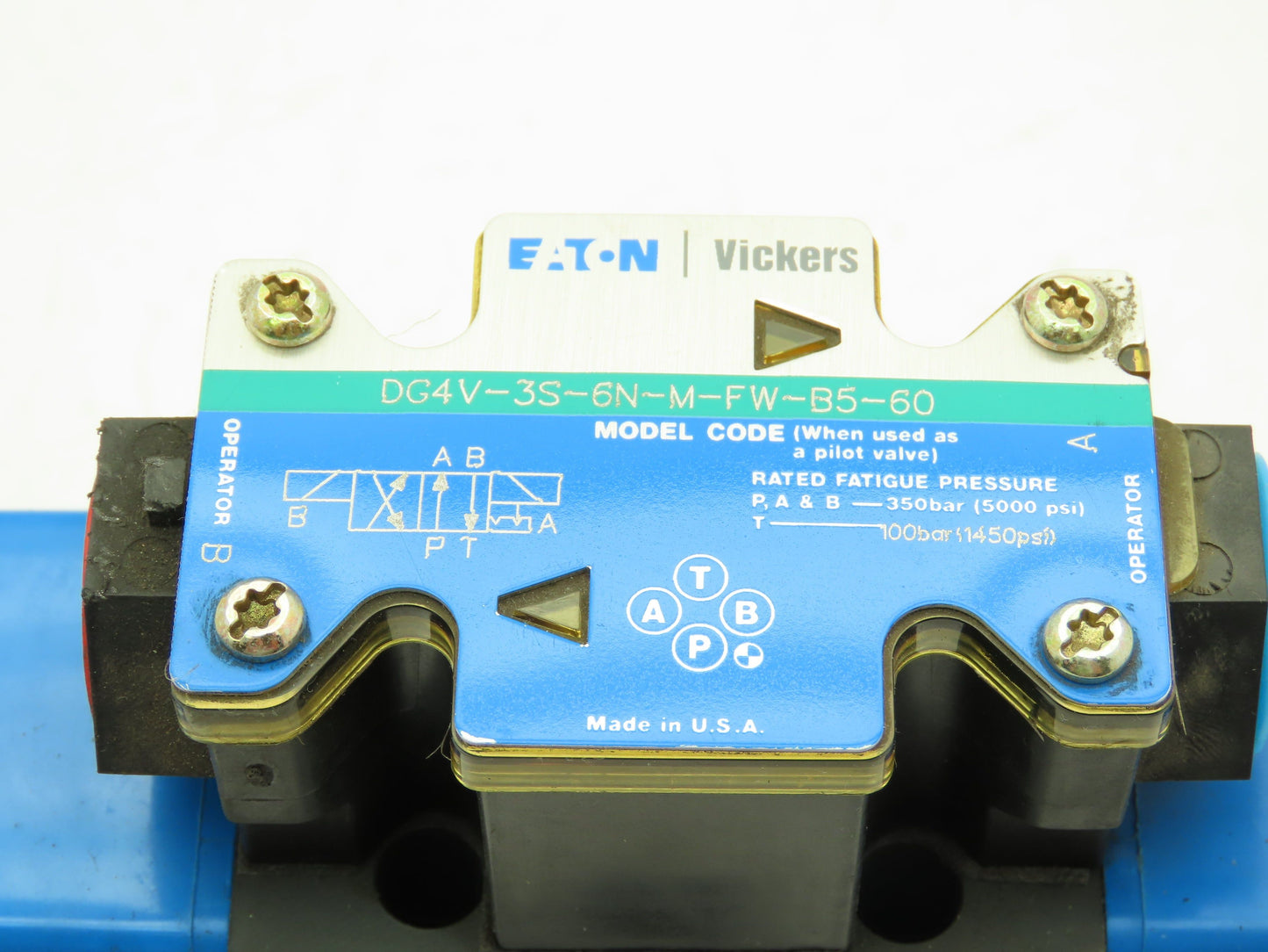Vickers DG5V-8-S-2N-T-M-FW-B-10 Directional Control Solenoid Valve 120V DG4V-3S