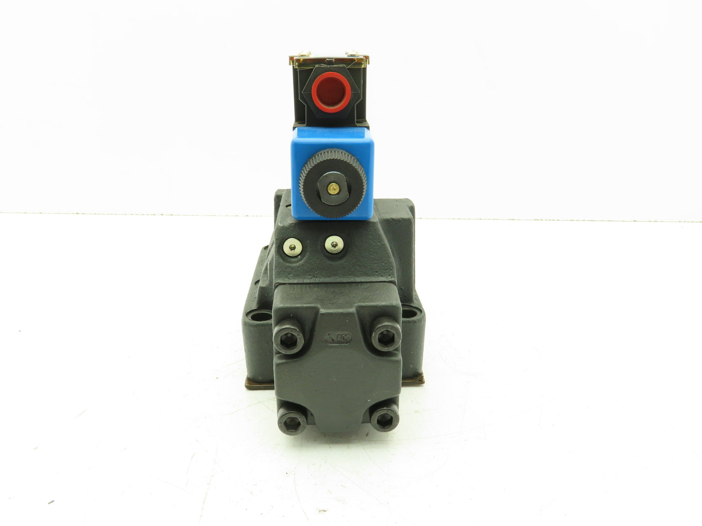 Vickers DG5V-8-S-2N-T-M-FW-B-10 Directional Control Solenoid Valve 120V DG4V-3S
