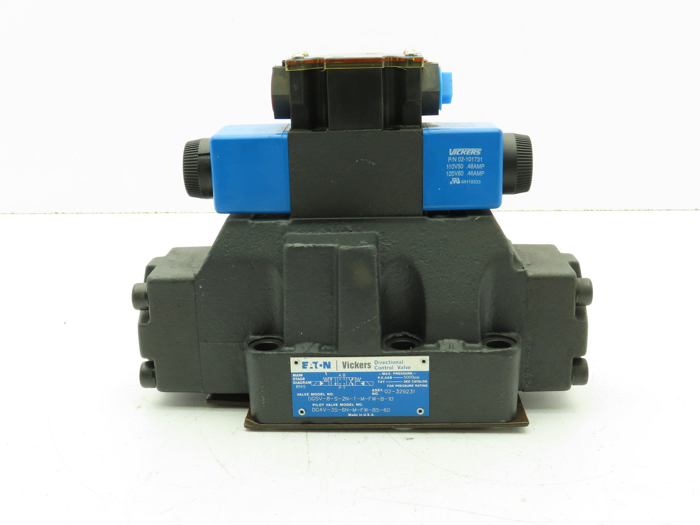 Vickers DG5V-8-S-2N-T-M-FW-B-10 Directional Control Solenoid Valve 120V DG4V-3S