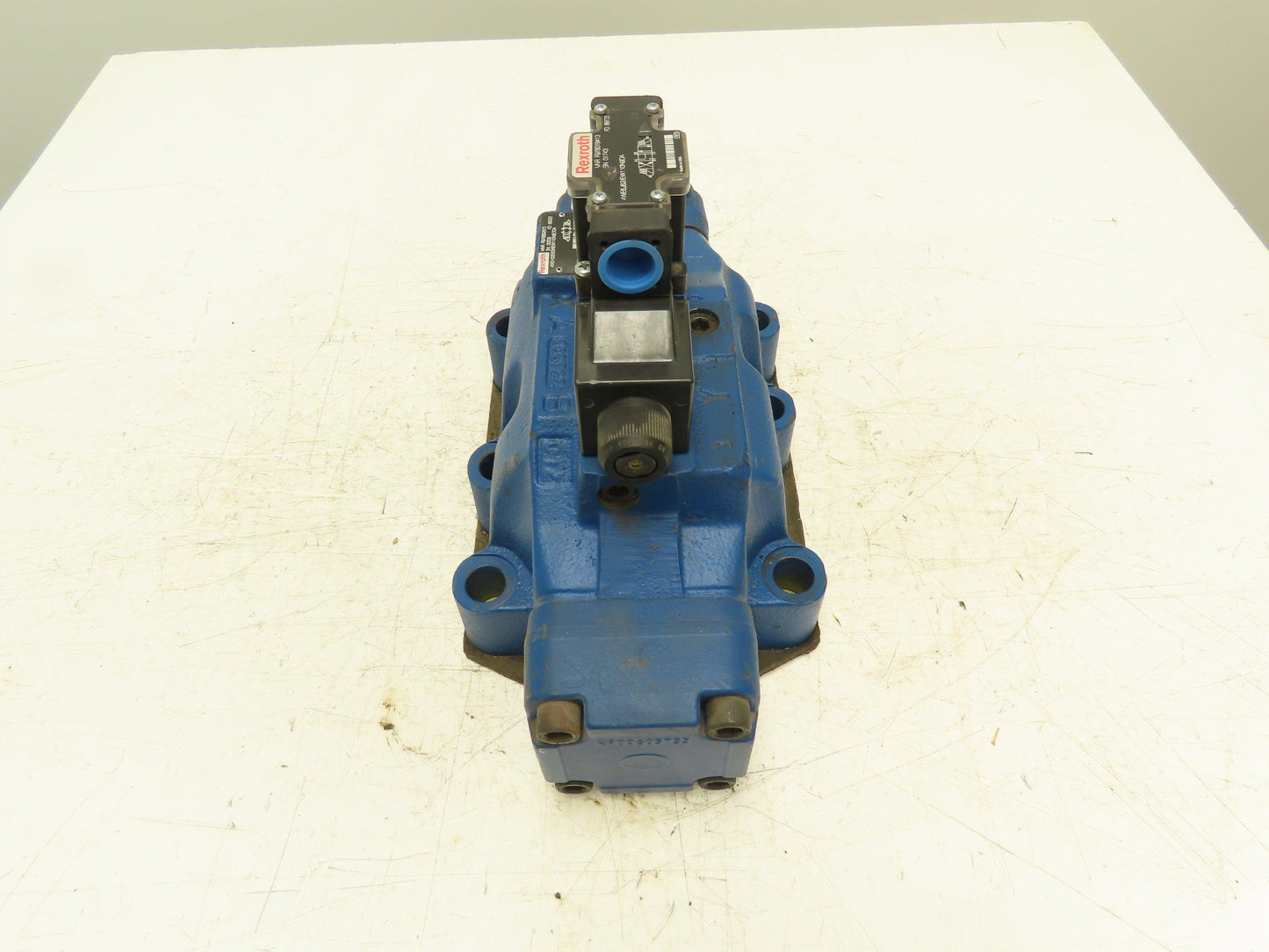 Rexroth 4WEH32E63/6EW110N9ETDA Directional Control Solenoid Valve 120V 4WE6J62