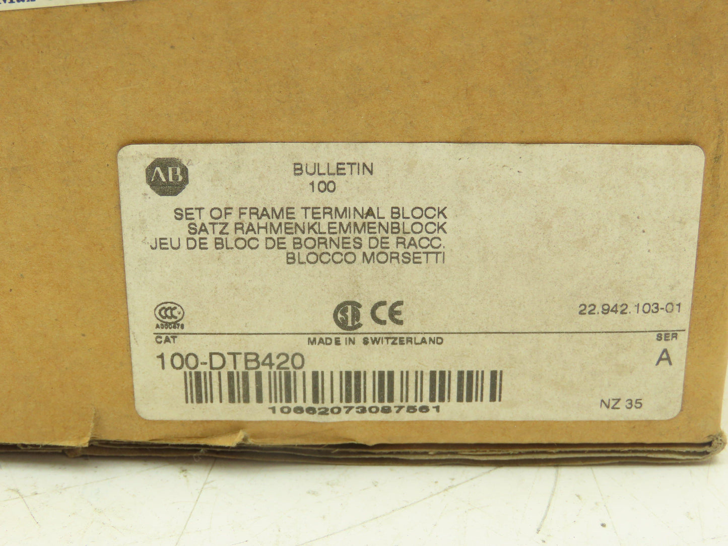 Allen Bradley  100-DTB420 Terminal Lugs Protection Class IP2X Lot of 2