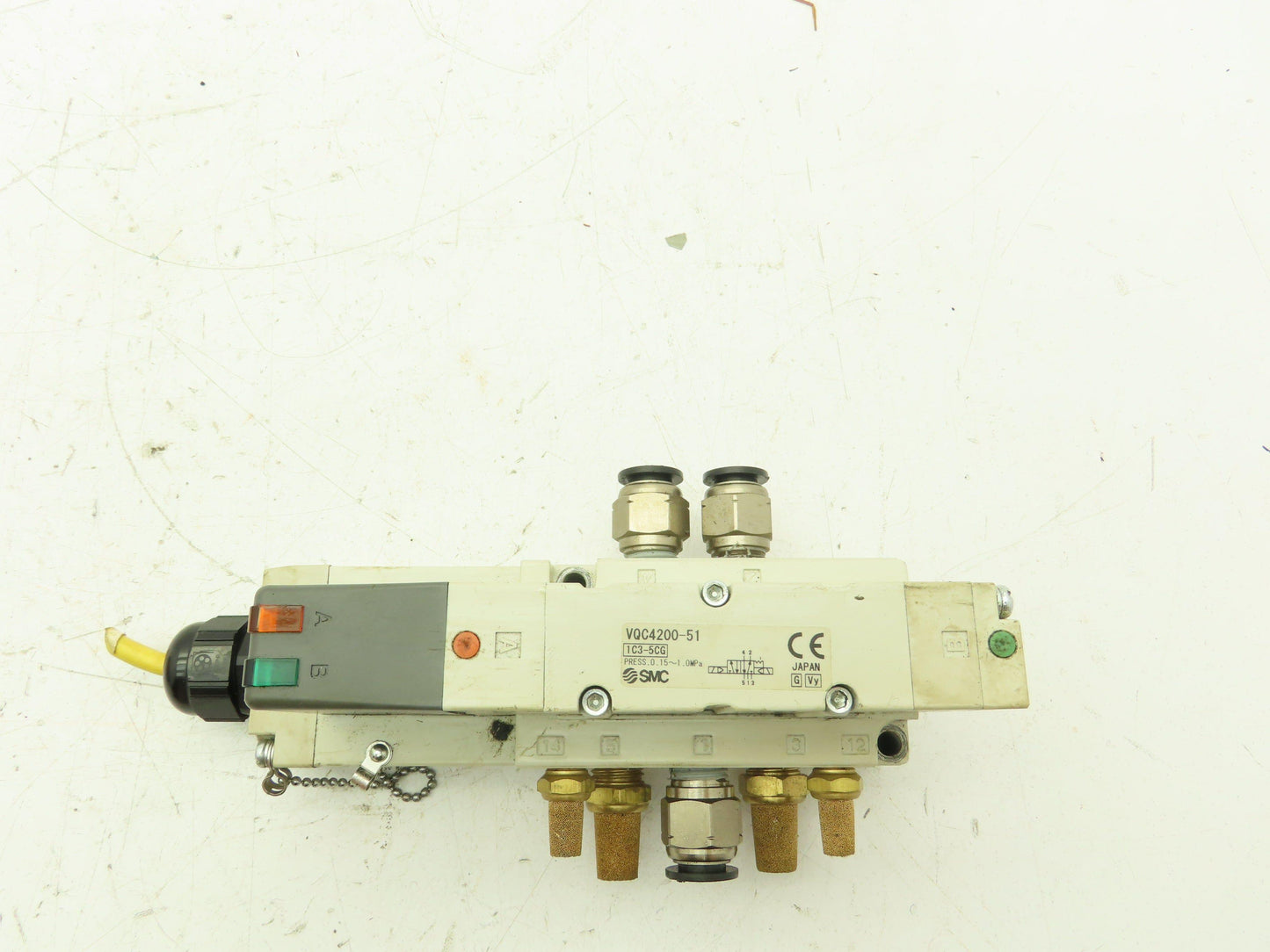 SMC VQC4200-51 Pneumatic Solenoid Valve 2-Pos 5-Port Base 24VDC