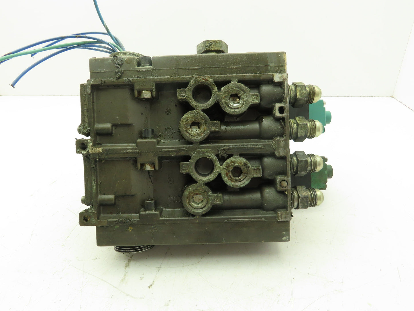 Numatics 252SS500M000061 Mark 25  2-Station Solenoid Valve Block 3-Pos 24VDC