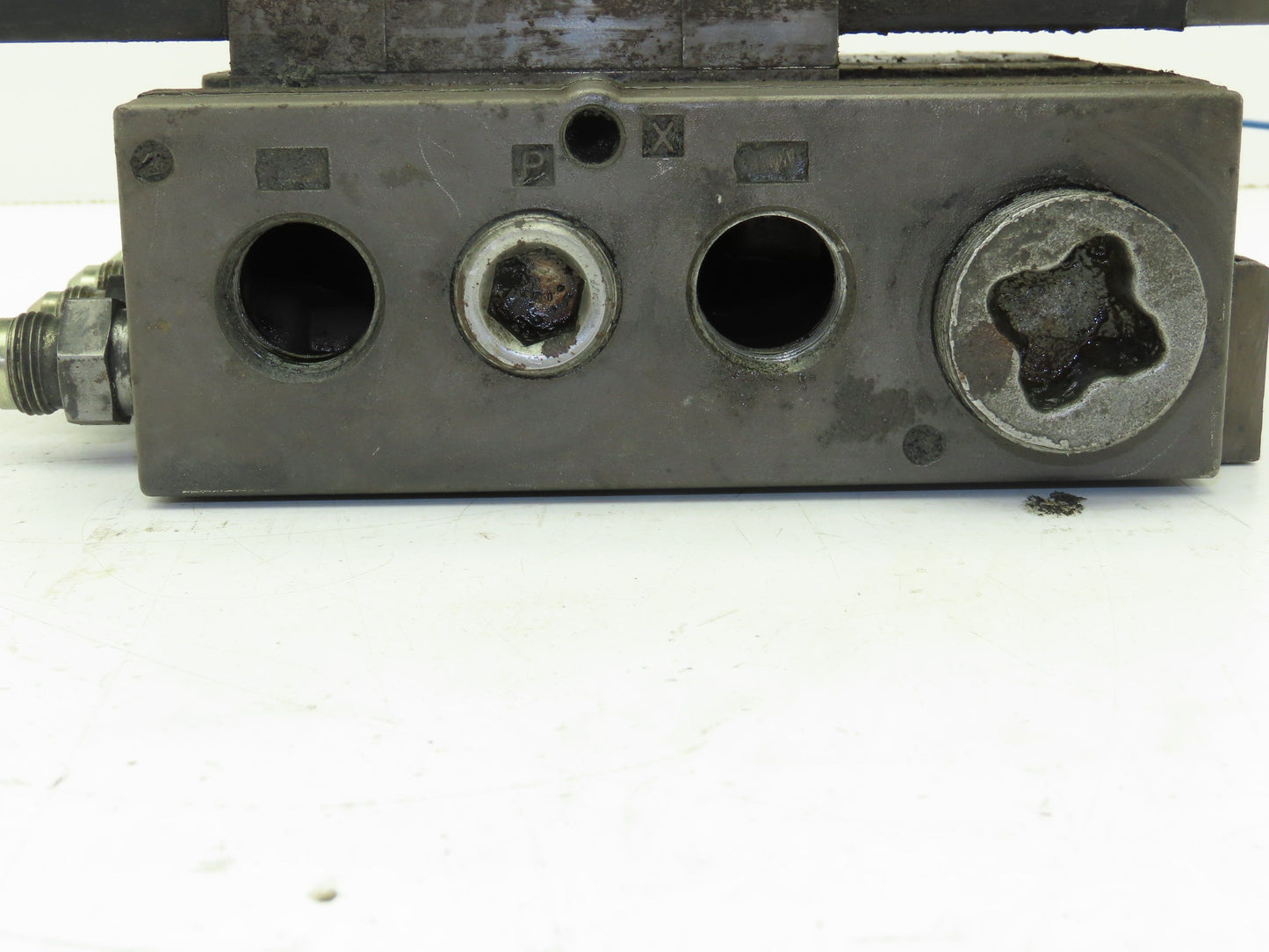 Numatics 252SS500M000061 Mark 25  2-Station Solenoid Valve Block 3-Pos 24VDC