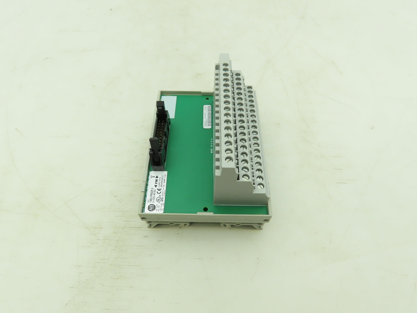 Allen Bradley 1492-IFM20F-3 Digital Input Breakout Module Ser B 0-132V AC/DC