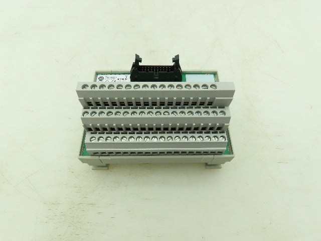 Allen Bradley 1492-IFM20F-3 Digital Input Breakout Module Ser B 0-132V AC/DC