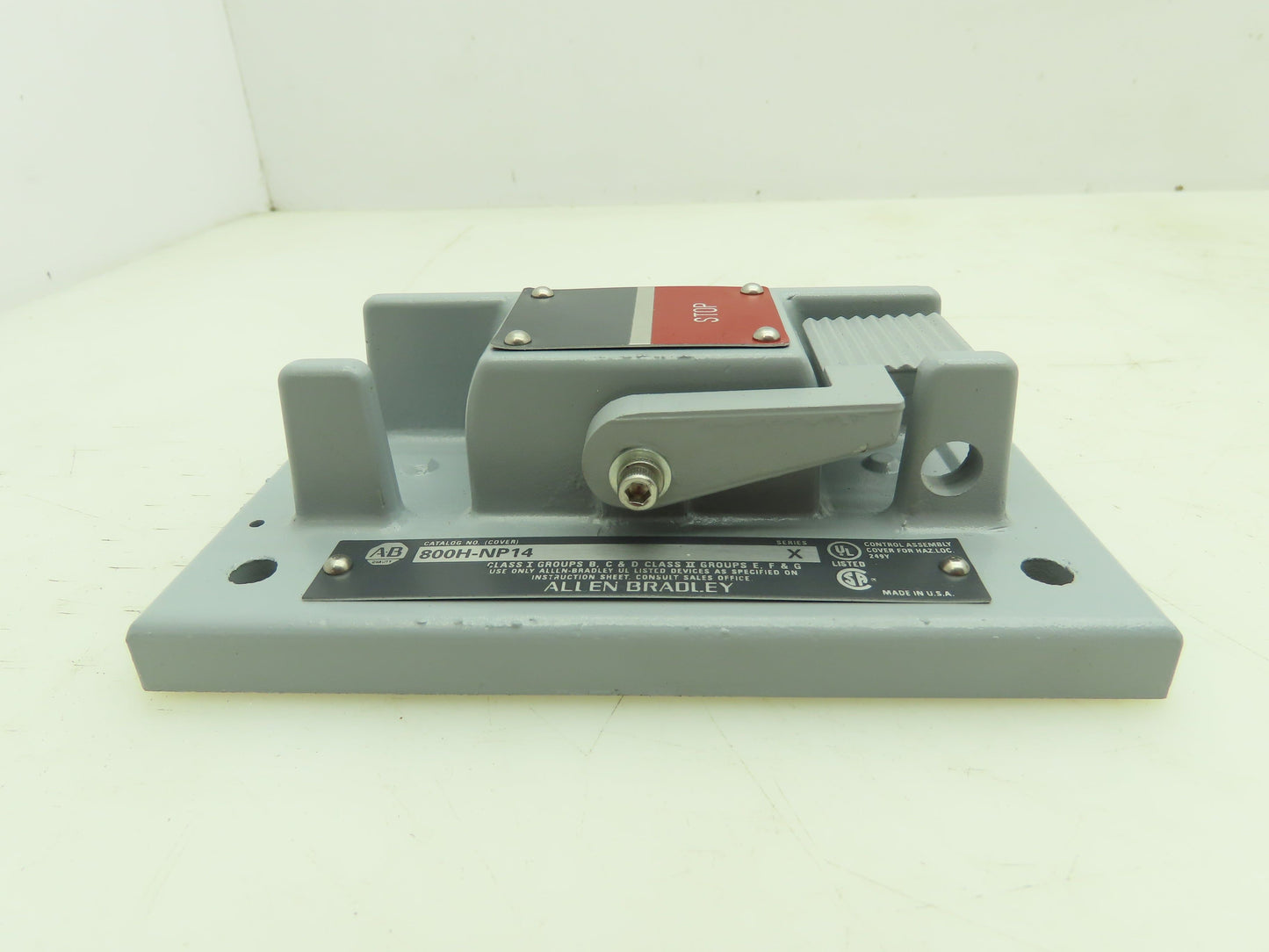 Allen Bradley 800H-NP14 Explosion Proof Switch Cover NEMA Type 7 & 9 Half Lever