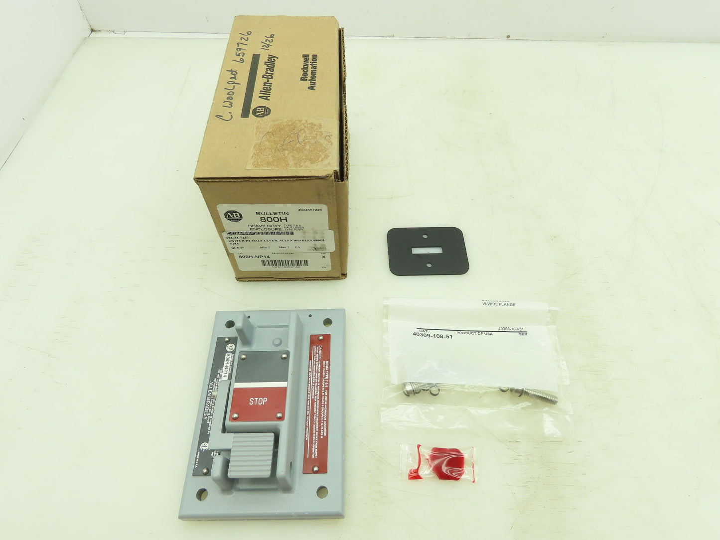 Allen Bradley 800H-NP14 Explosion Proof Switch Cover NEMA Type 7 & 9 Half Lever