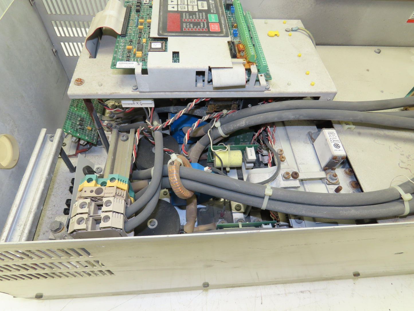 Reliance Electric GV3000U-AC089-AA-DBU GV3000 AC Drive VFD 460V 3Ph 90A