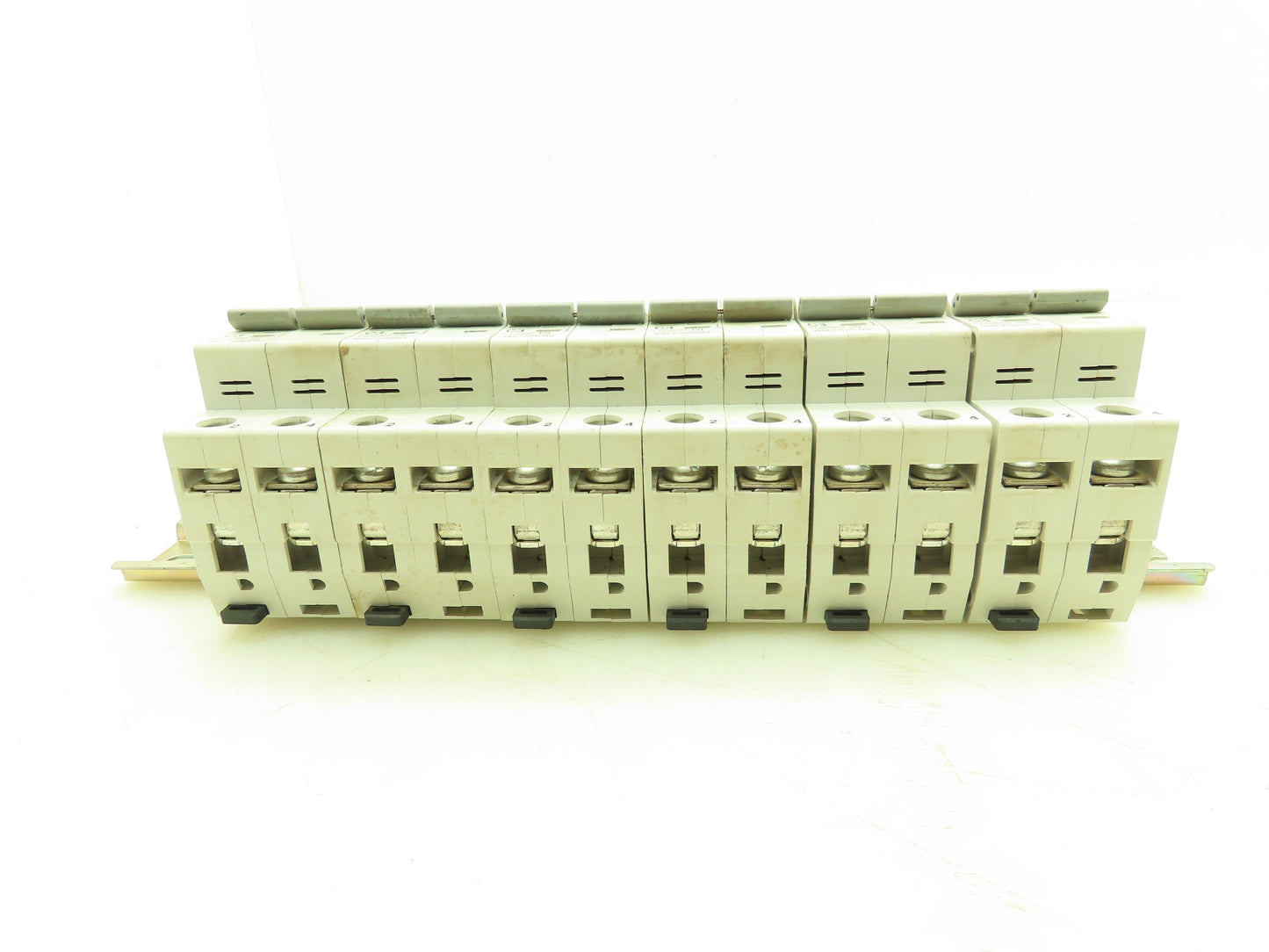 Eaton WMZS2C03 C3 Circuit Breaker 3A 10kA 277/480VAC 2 Pole Lot of 6