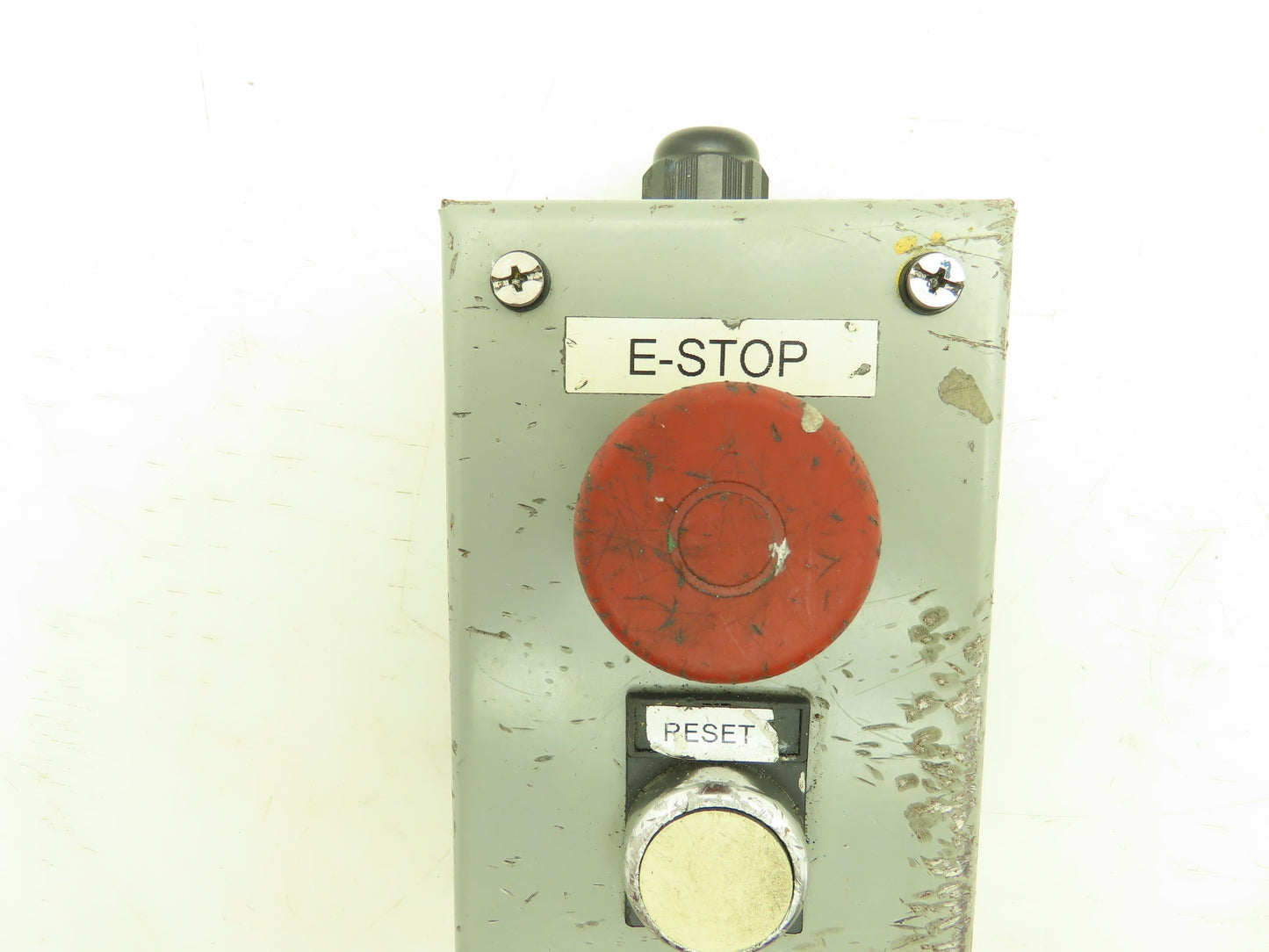 Saginaw Control SCE-2PBI Pushbutton Enclosure E-Stop Reset Button Lot of 2