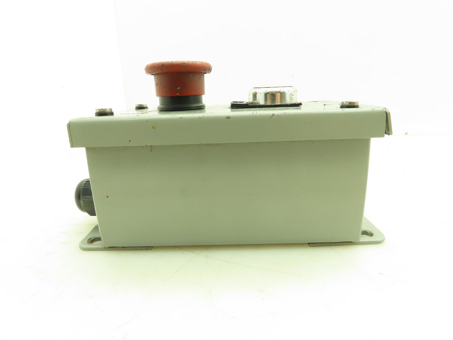 Saginaw Control SCE-2PBI Pushbutton Enclosure E-Stop Reset Button Lot of 2