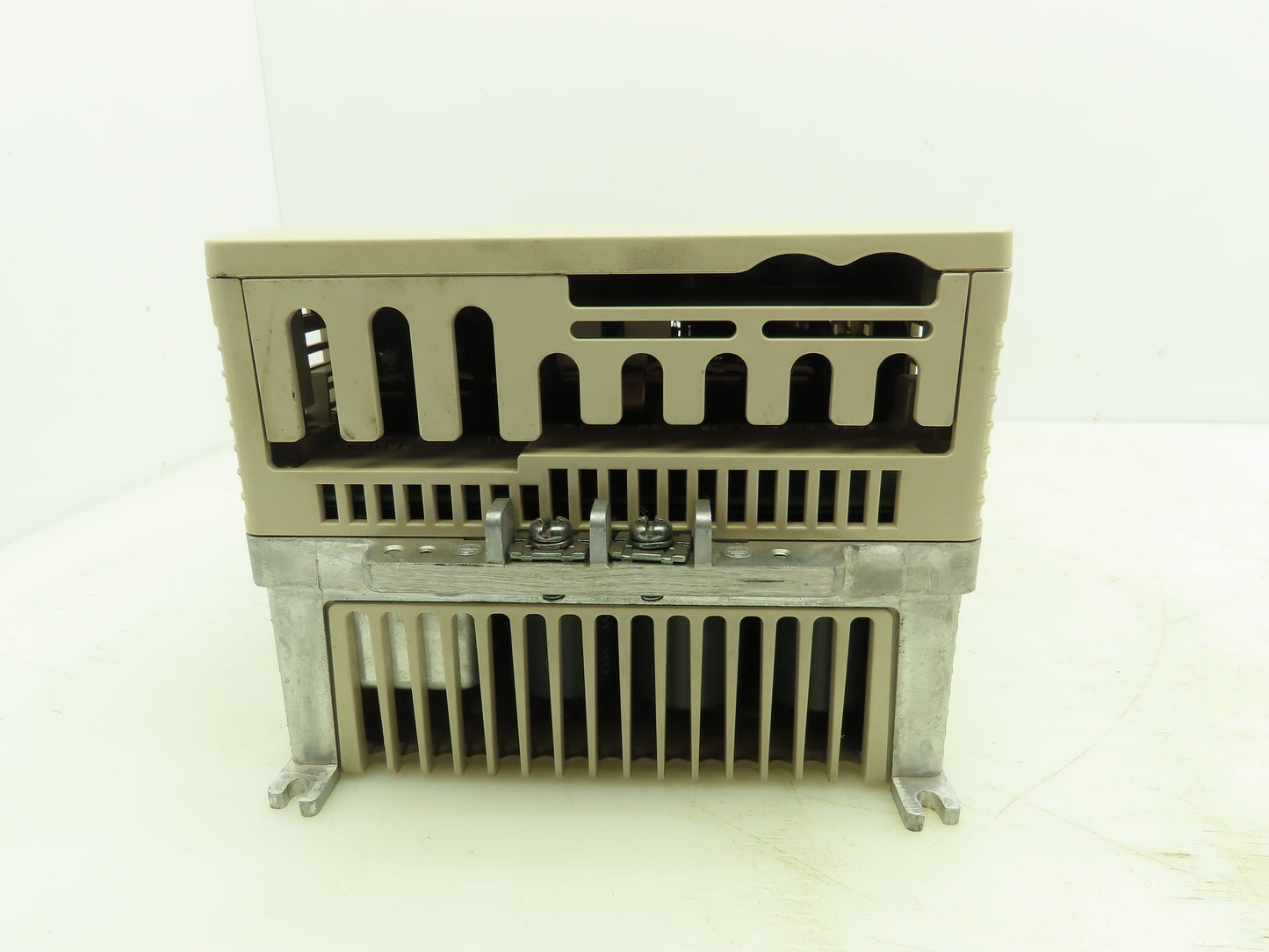 Magnetek CIMR-VU4A0031AAA Impulse G+ Adjustable Frequency Drive 460V 24A