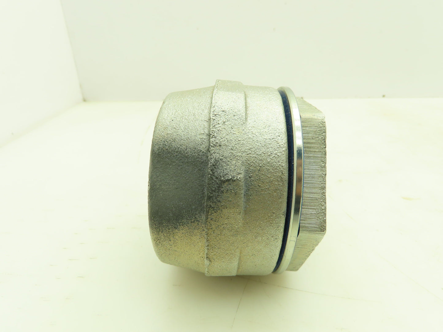 Crouse-Hinds HTZ7 Conduit Hub Sru-Tite Zinc Raintight Insulated Throat 2-1/2"