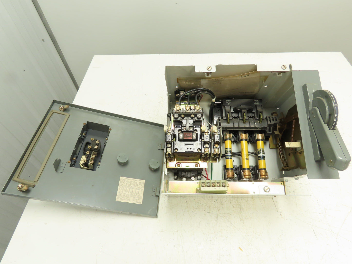 Allen Bradley 2112B-BAB-4R-6G-24-106 MCC Bucket Motor Starter 10Hp 480V 3Ph Sz 1