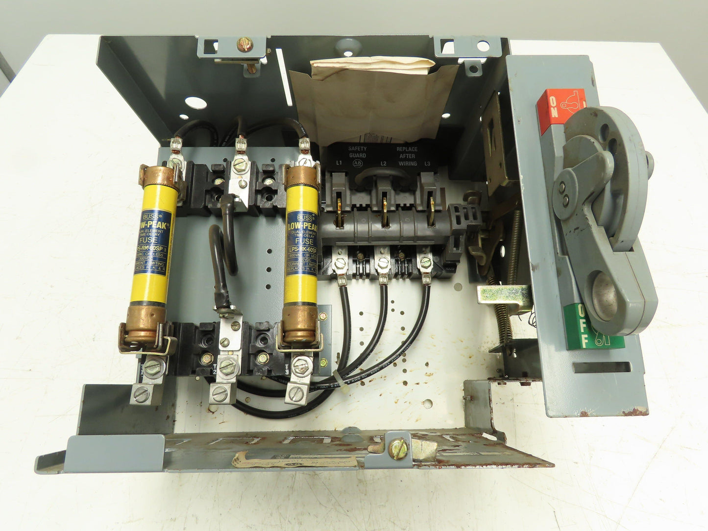 Allen Bradley YUM728219/1AH MCC Bucket 60 Amp Disconnect Switch 3 Pole 600V